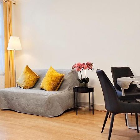 Blossom Apartment With Garden London Kültér fotó
