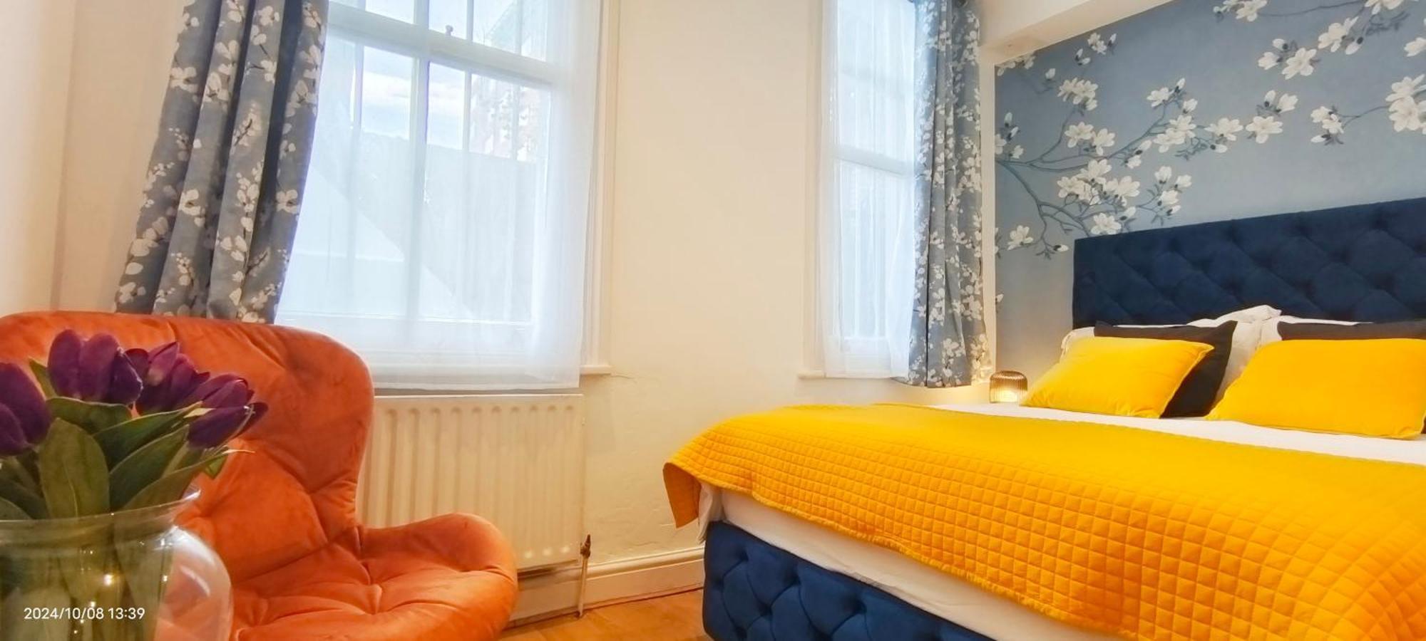 Blossom Apartment With Garden London Kültér fotó